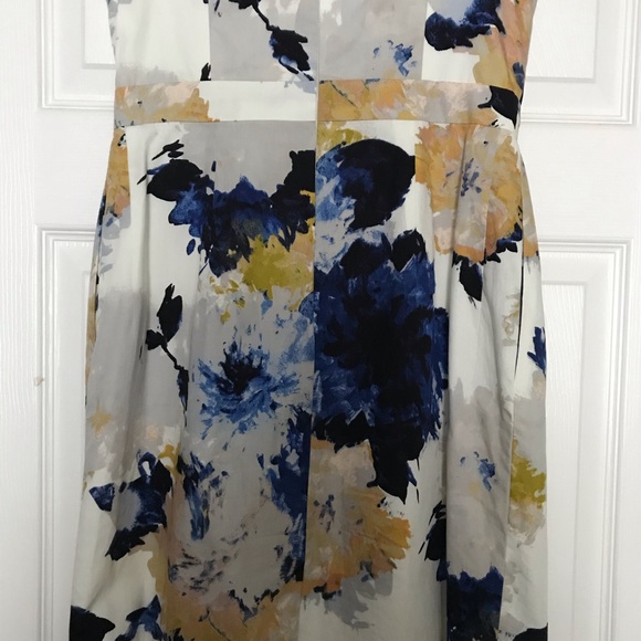 Strapless dress - Picture 2 of 3